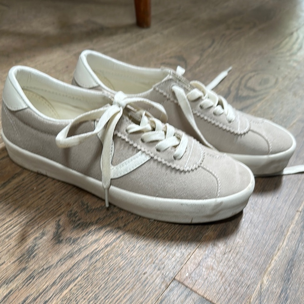 Vans Cream Sneakers Minimalist Design Low-Top